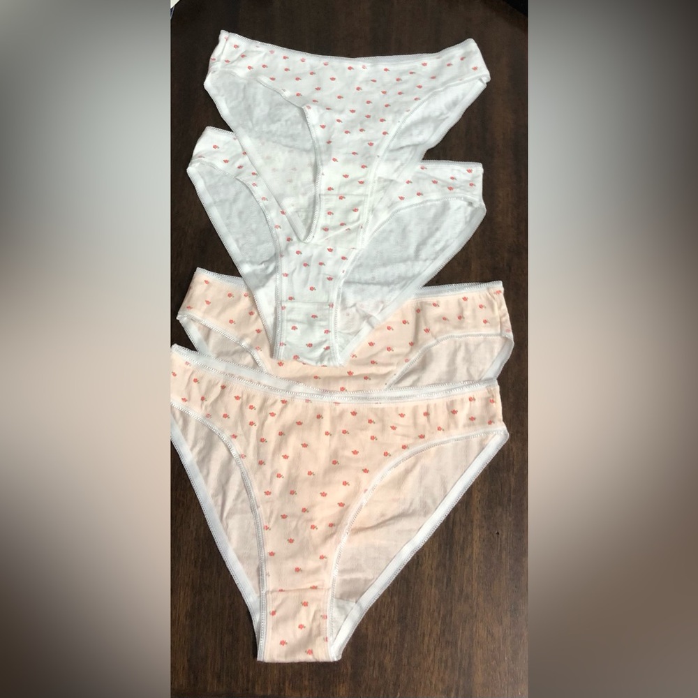 Women’s 4pK Soft Cotton panties leg openings- Peach Floral Print.  M